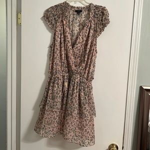 Current air summer dress. Floral design! So cute and great condition.Size medium